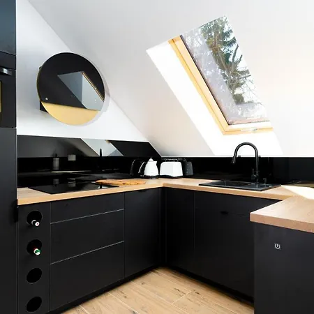 Luksusowy Joker, Osada Górska Ul Hoffmana 19, *